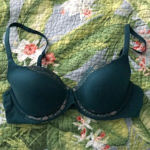 Victoria Secret 32D Body by Victoria Demi Bra